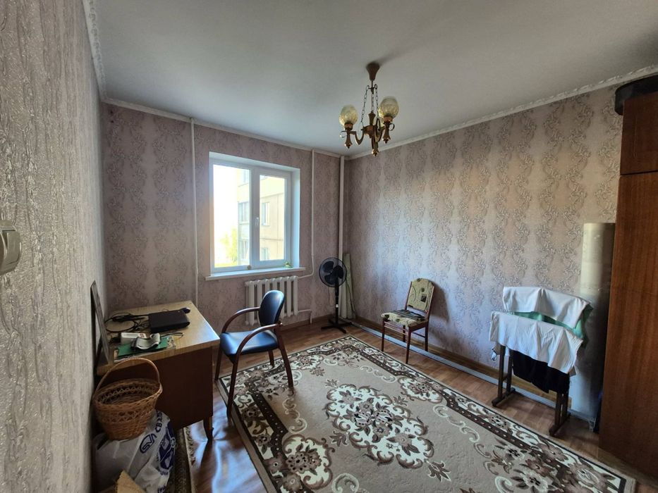 Продам 4х кімнатну квартиру Малікова