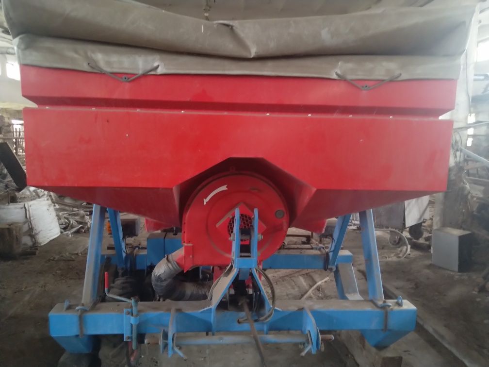 Strip till Duro france, Monosem NG plus 4 siew pasowy