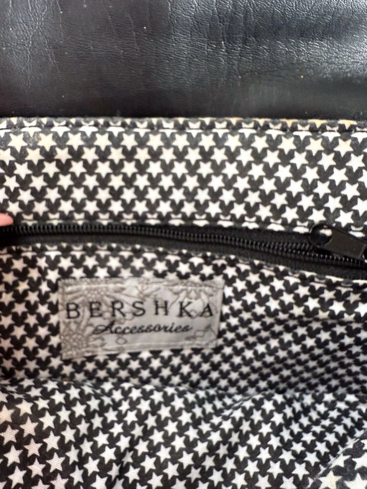 Czarna pikowana kopertówka Bershka – Chanel vibe, Y2K, coquette