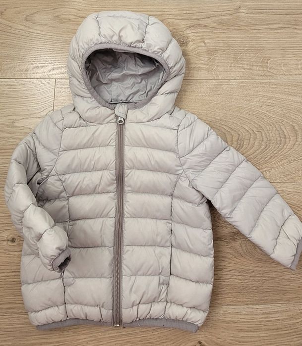 Kurtka benetton jesienna,puchowa rozmiar 6-9 miesiecy