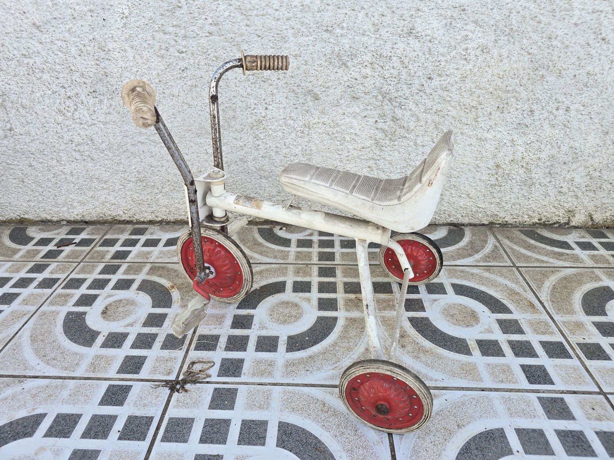 Triciclo Antigo estimado