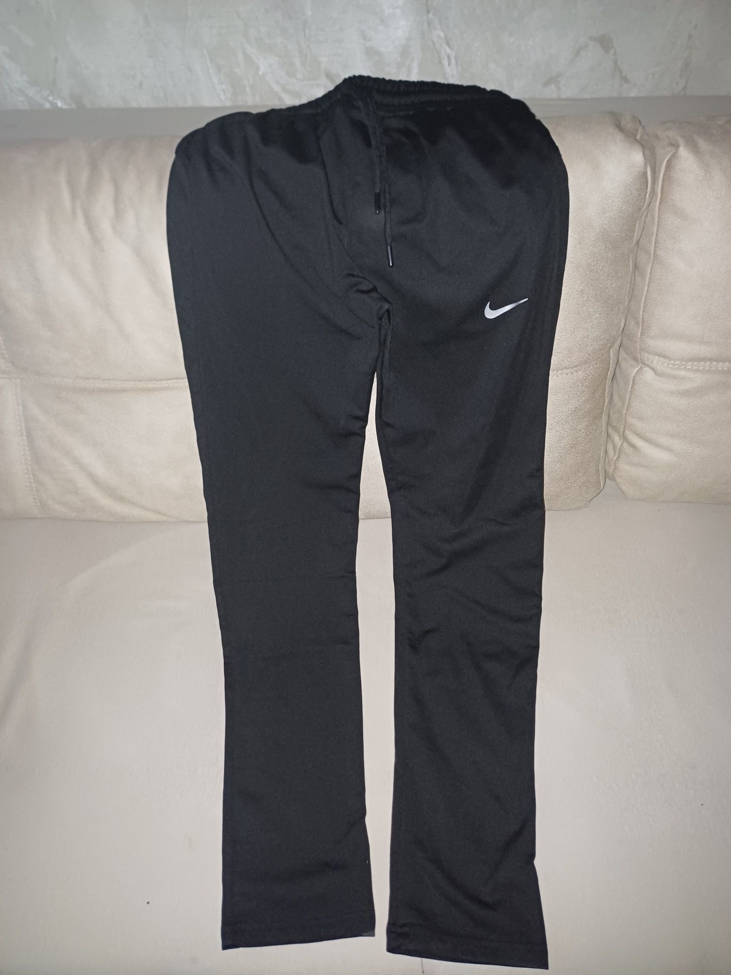 Костюм женский Nike размер L