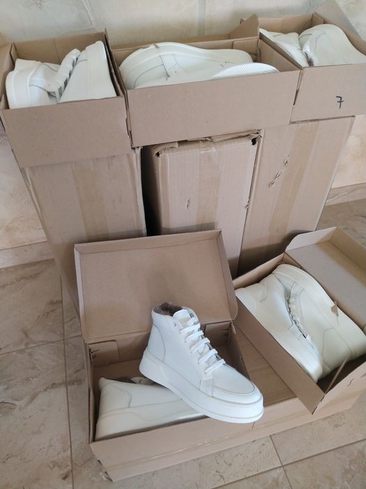 Хайтопи, кроси, зимові кросівки