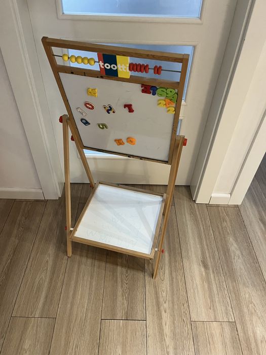 Tablica magnetyczna z magnesami