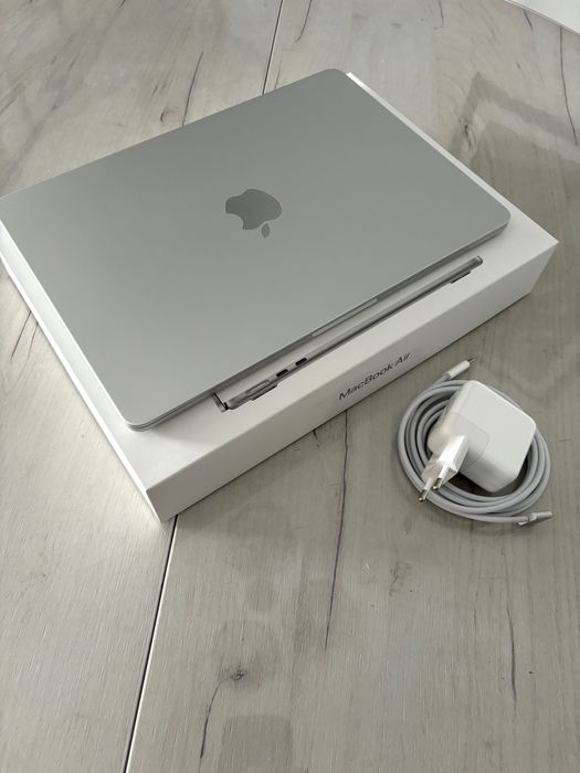 Apple MacBook Air 13,6 M3 8/256gb 2024 Silver