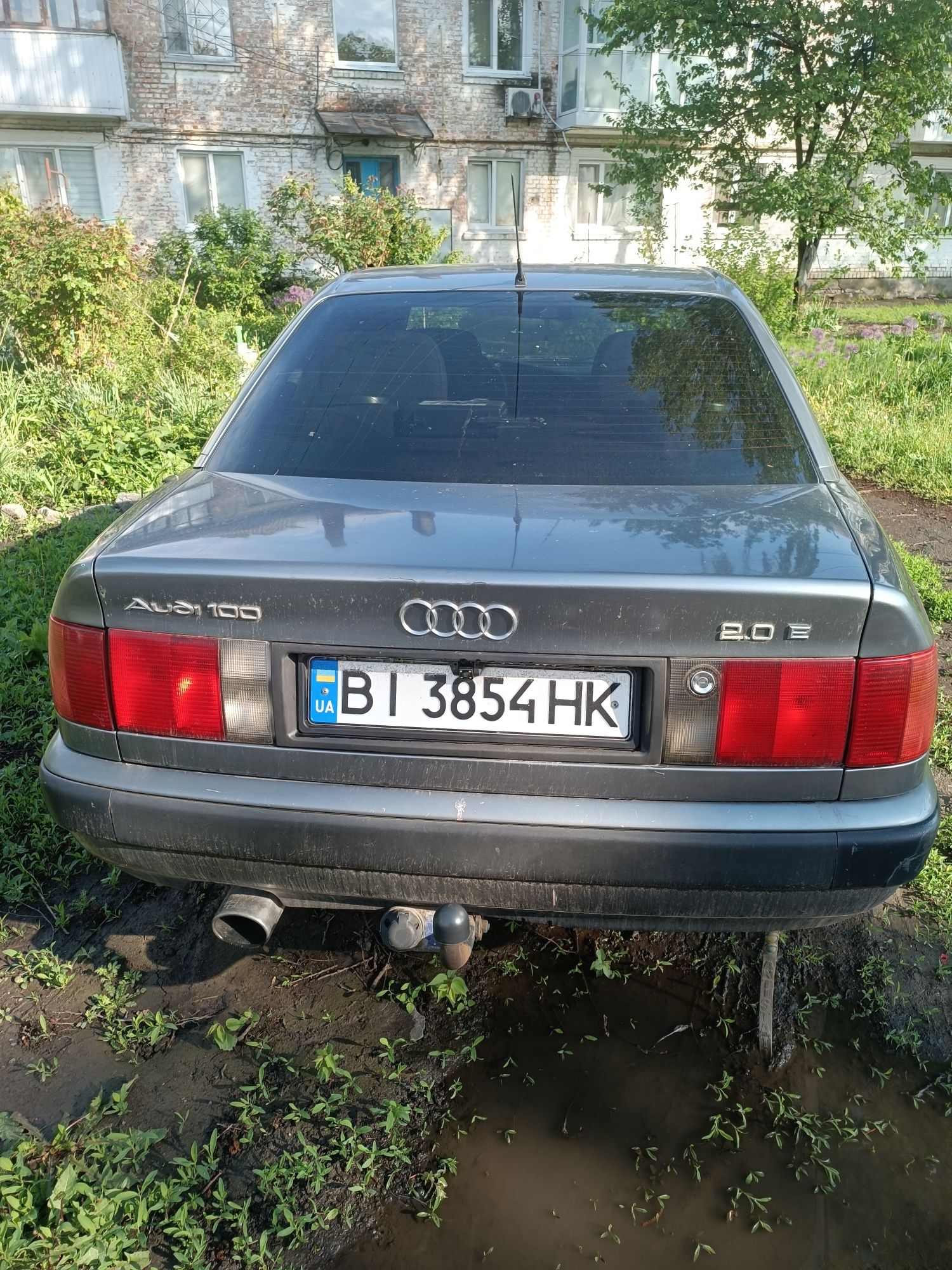 Продам авто Audi в доброму стані  1991 року.Обєм двигуна 2.0,бензин .