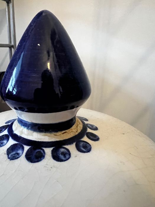 Pote porcelana grande pintado à mão