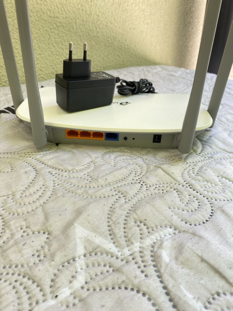 Продам роутер TP-Link EC220-G5