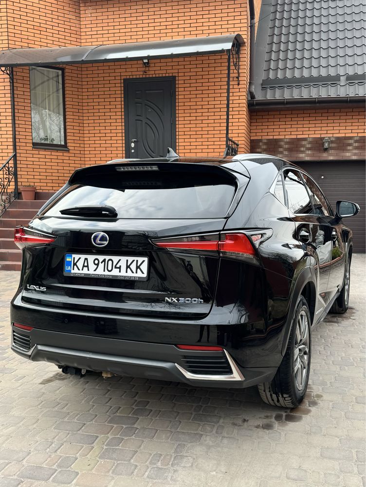 Lexus NX 2018 гібрид рестайл один власник