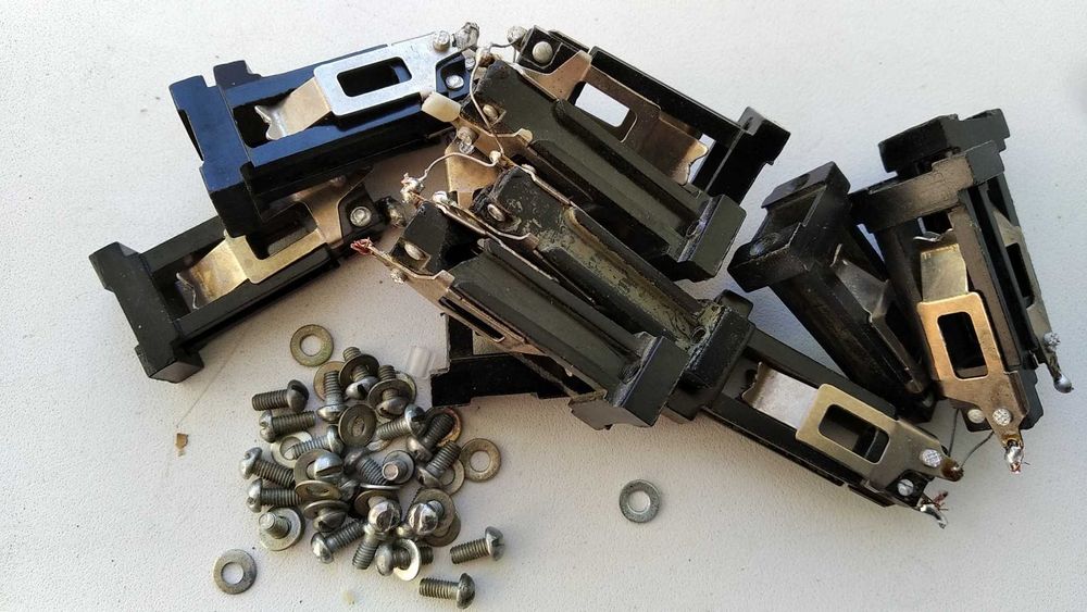 Лампочки коммутаторные  КМ 12 90, и лампочки накаливания c 2.5V до 26V