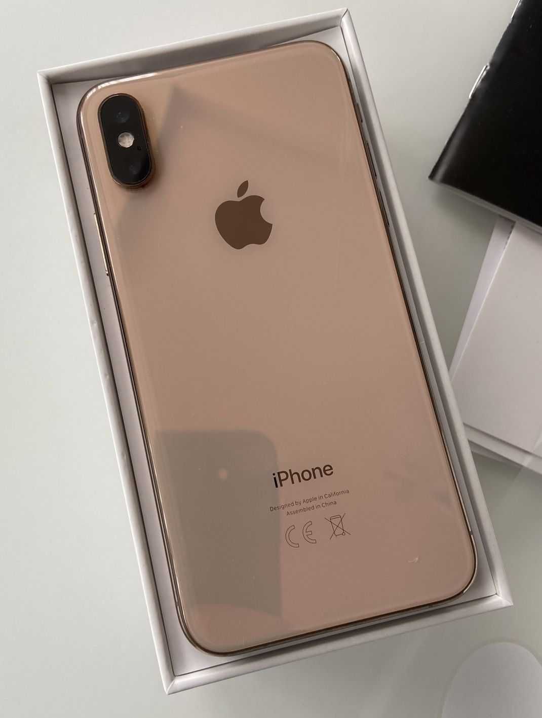 Apple iPhone XS 64GB Gold (МТ9G2)