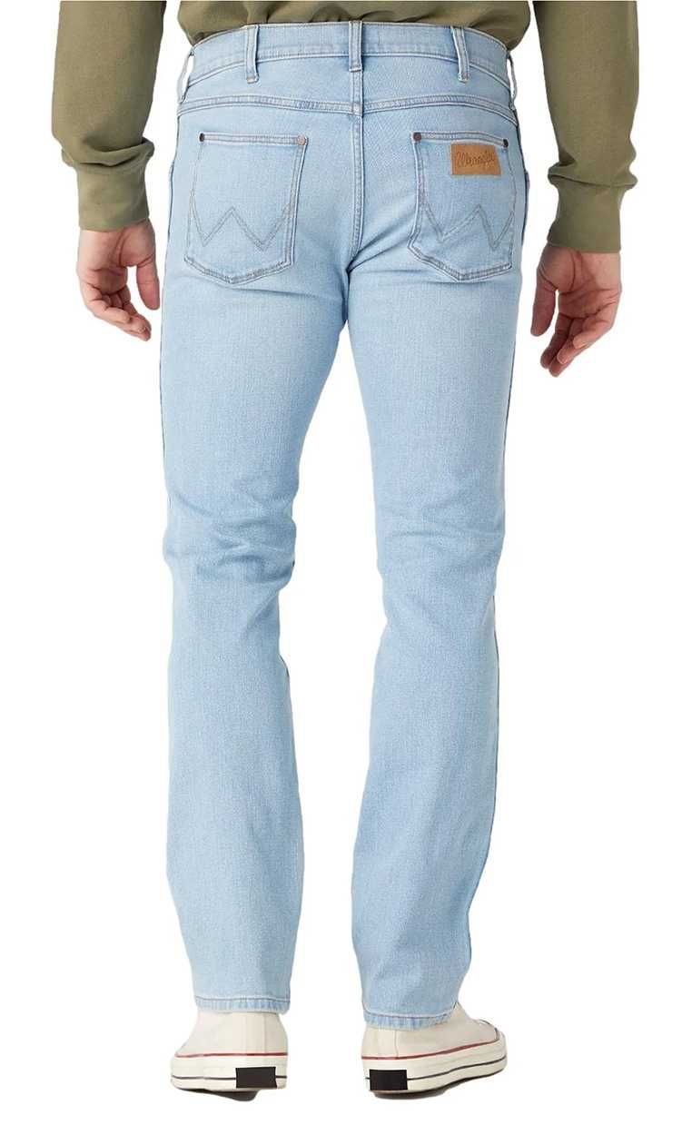 Nowe Jeansy Wrangler Greensboro Blue Waves W15QHN42H rozmiar W34 L30