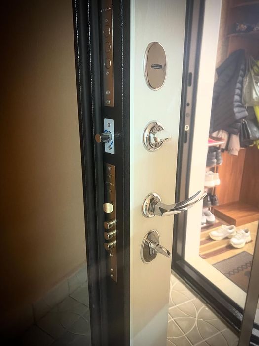 Двері Входные двери Бронедвери противопожарные двери железные двери