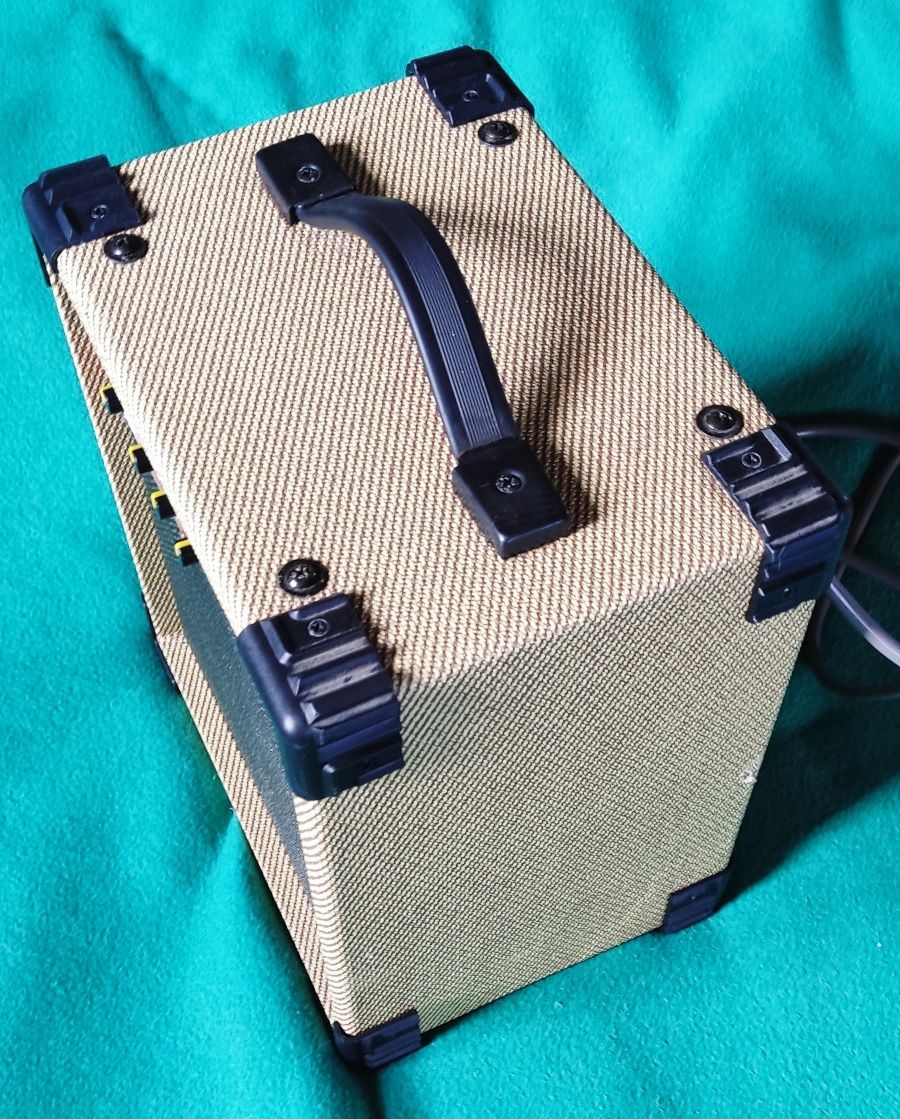 Amplificador tweed de guitarra Levin Retro 10P como novo!