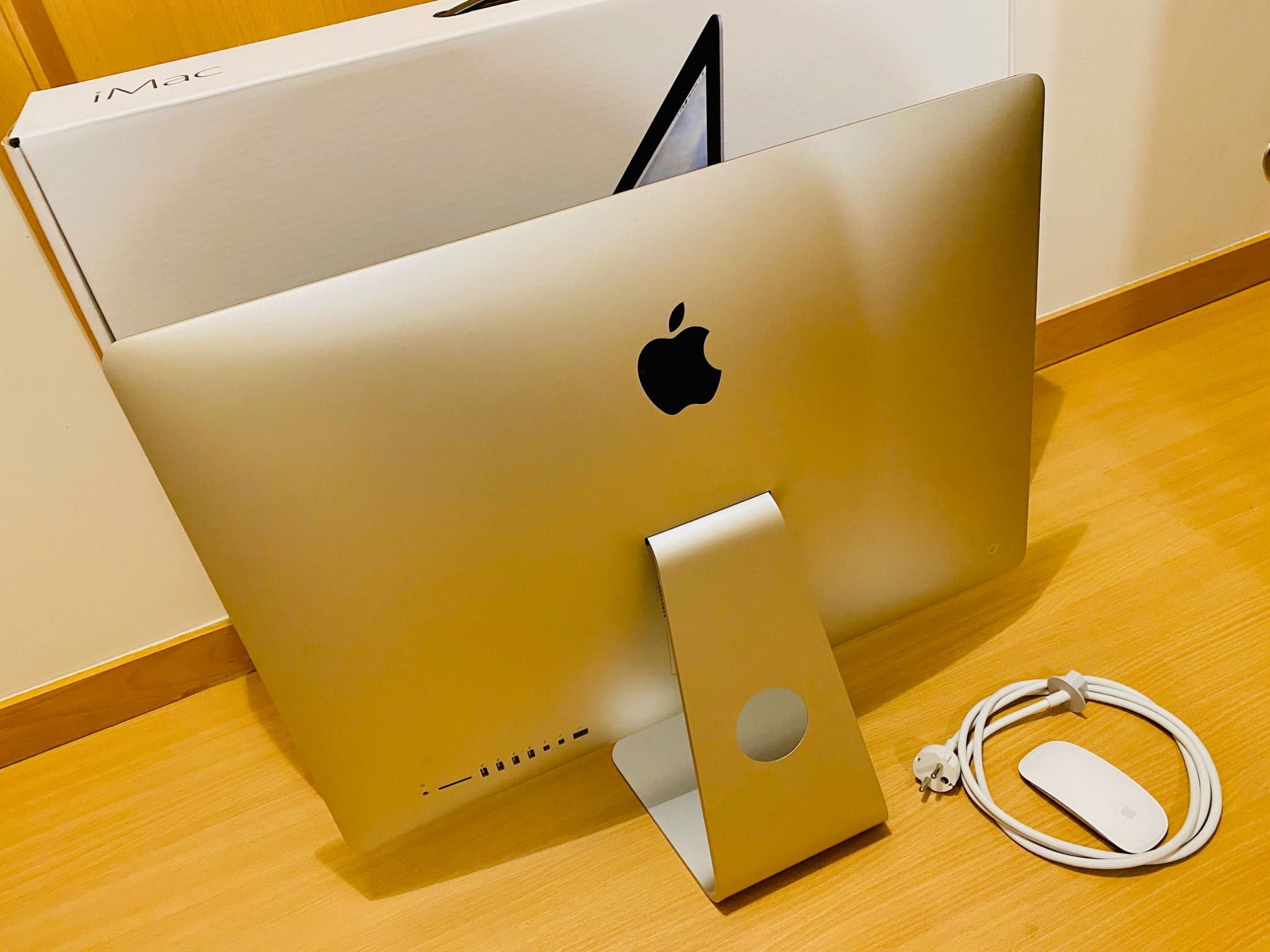 iMac 27" 5k retina i5 32gb ram 2tb Fusion Drive + Magic Mouse