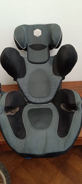 Дитяче автокрісло