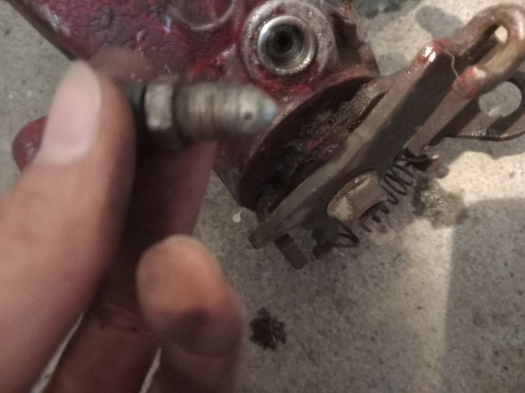 Do rowera zaciski tylne Renault Megane 3