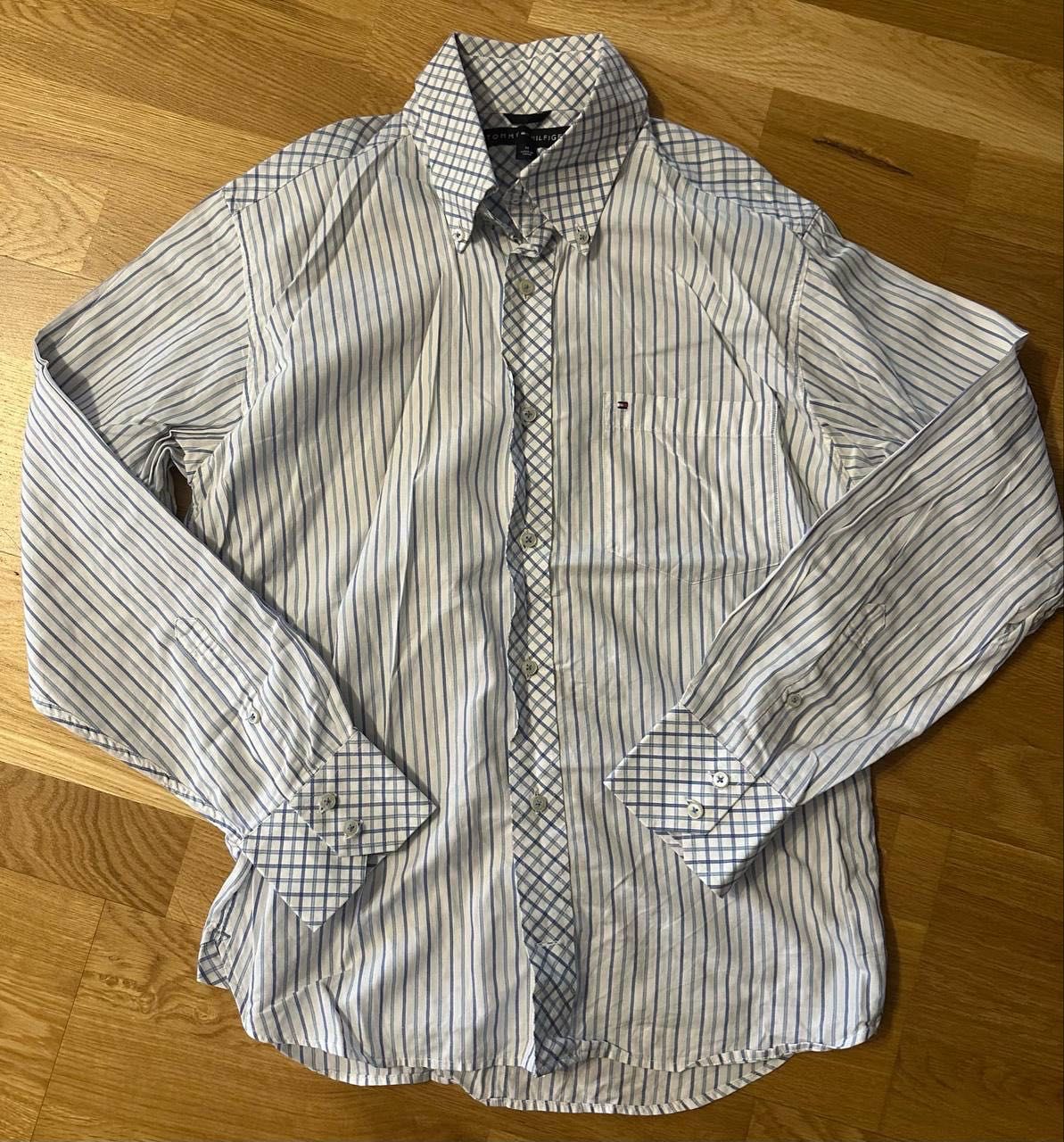 Tommy Hilfiger  сорочка в полоску розмір M