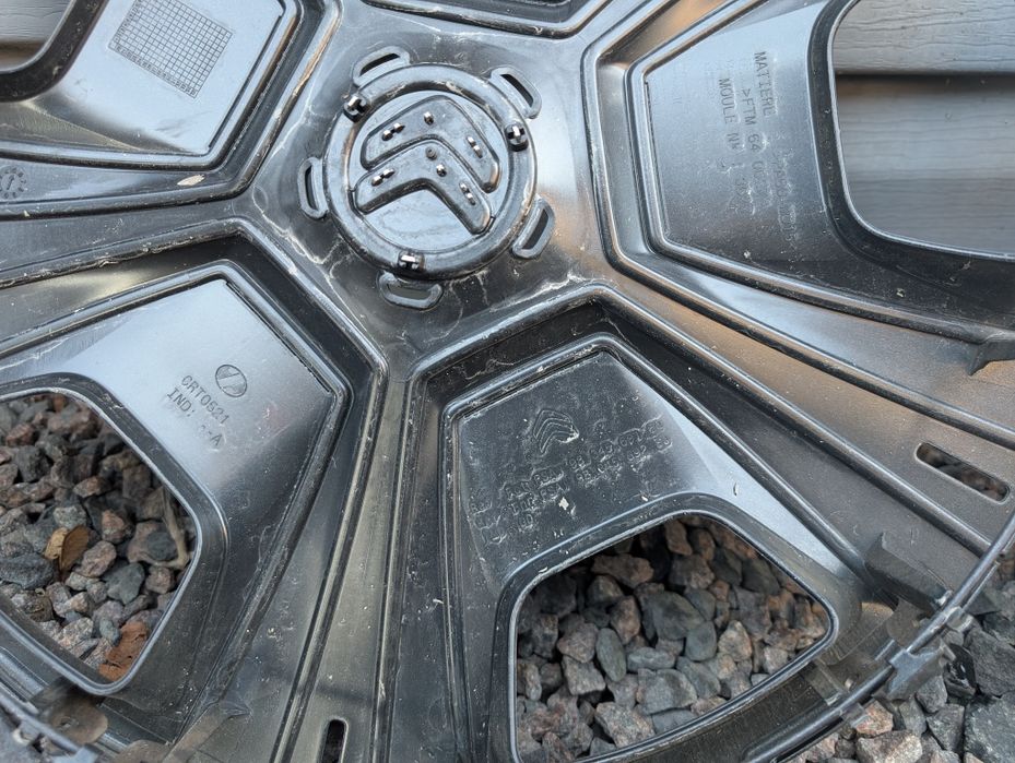 Комплект оригінальних ковпаків Citroen R16 в хорошому стані