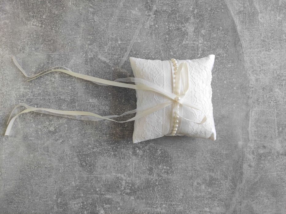 Весільна подушечка для обручок