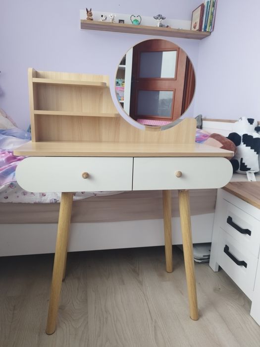 Toaletka dziewczęca