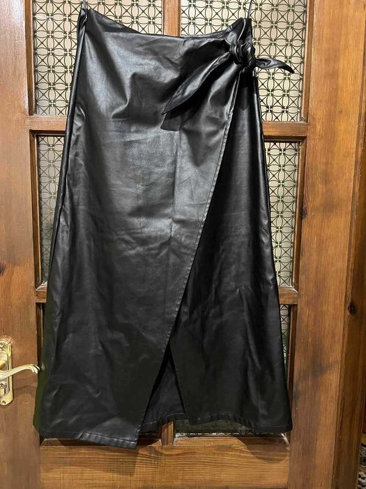 Продам спідницю шкірзамінник.