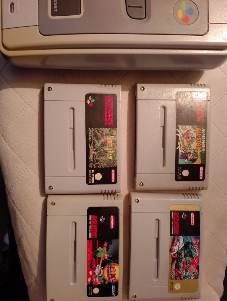 Konsola Super Nintendo Entertainment System (SNES) + 9 gier