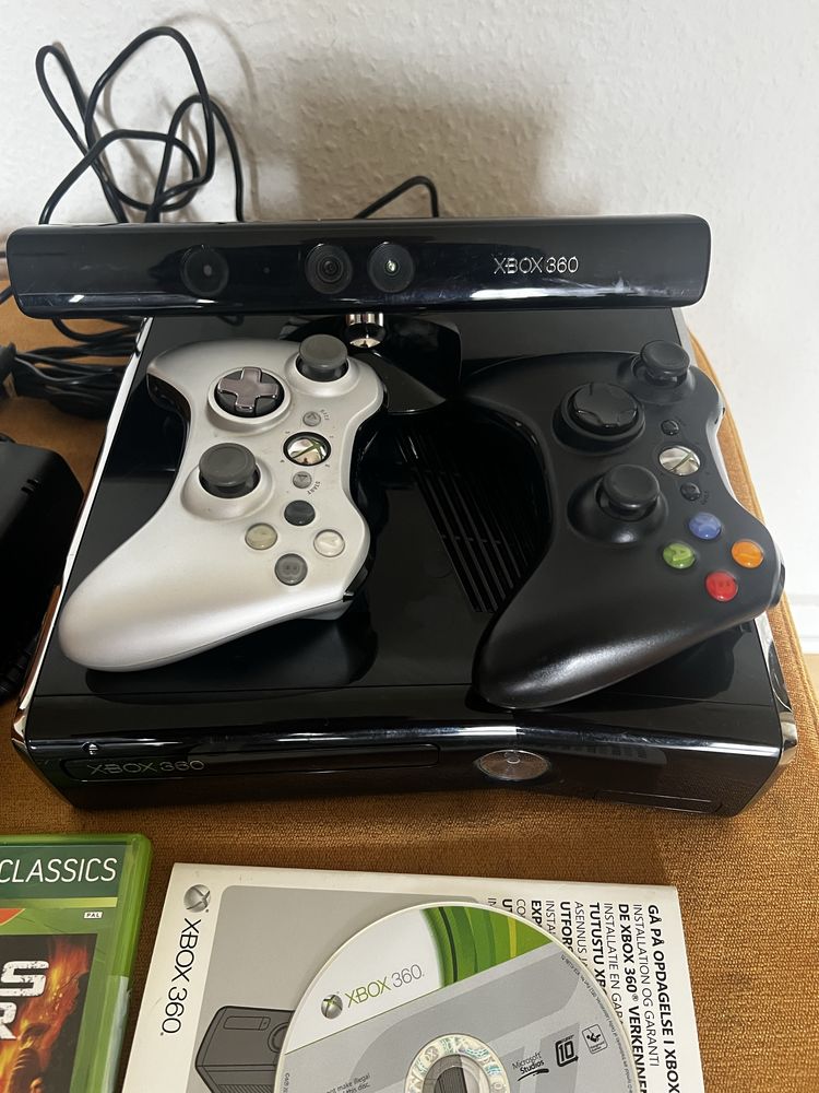 Xbox 360 plus kinect plus dwa pady