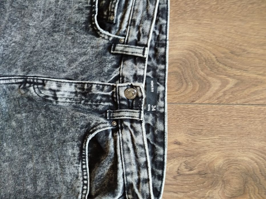 Джинси 200 грн, шорти 150 на розмір S