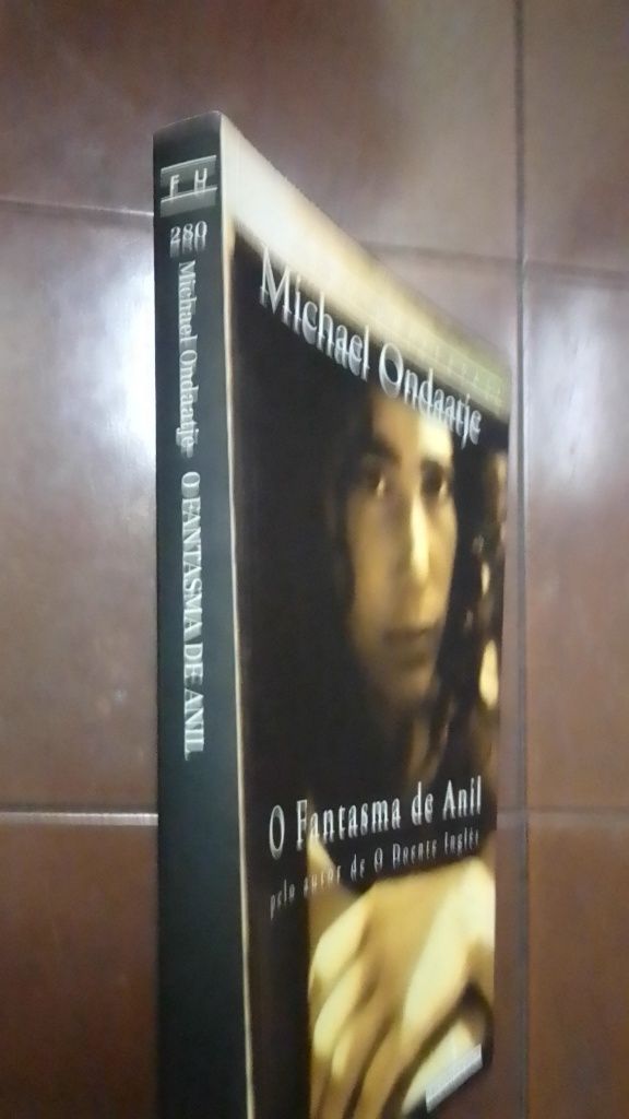 Michael Ondaatje "O Fantasma de Anil"