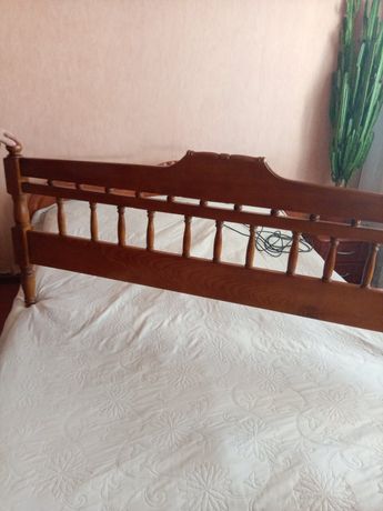 Каркас дерев'яного ліжка з ясена
