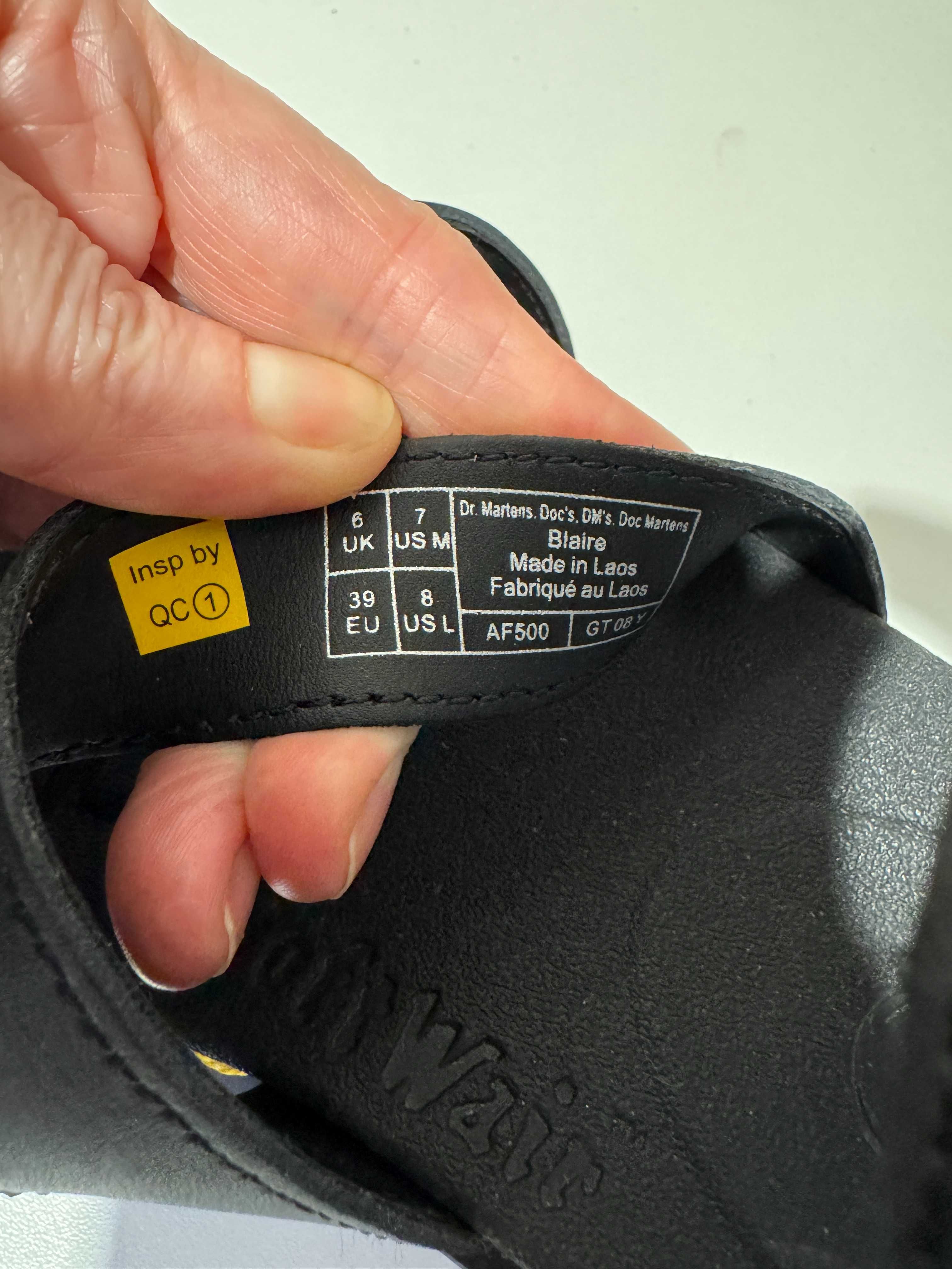 Босоніжки жіночі з натуральної шкіри Dr.Martens, 39р