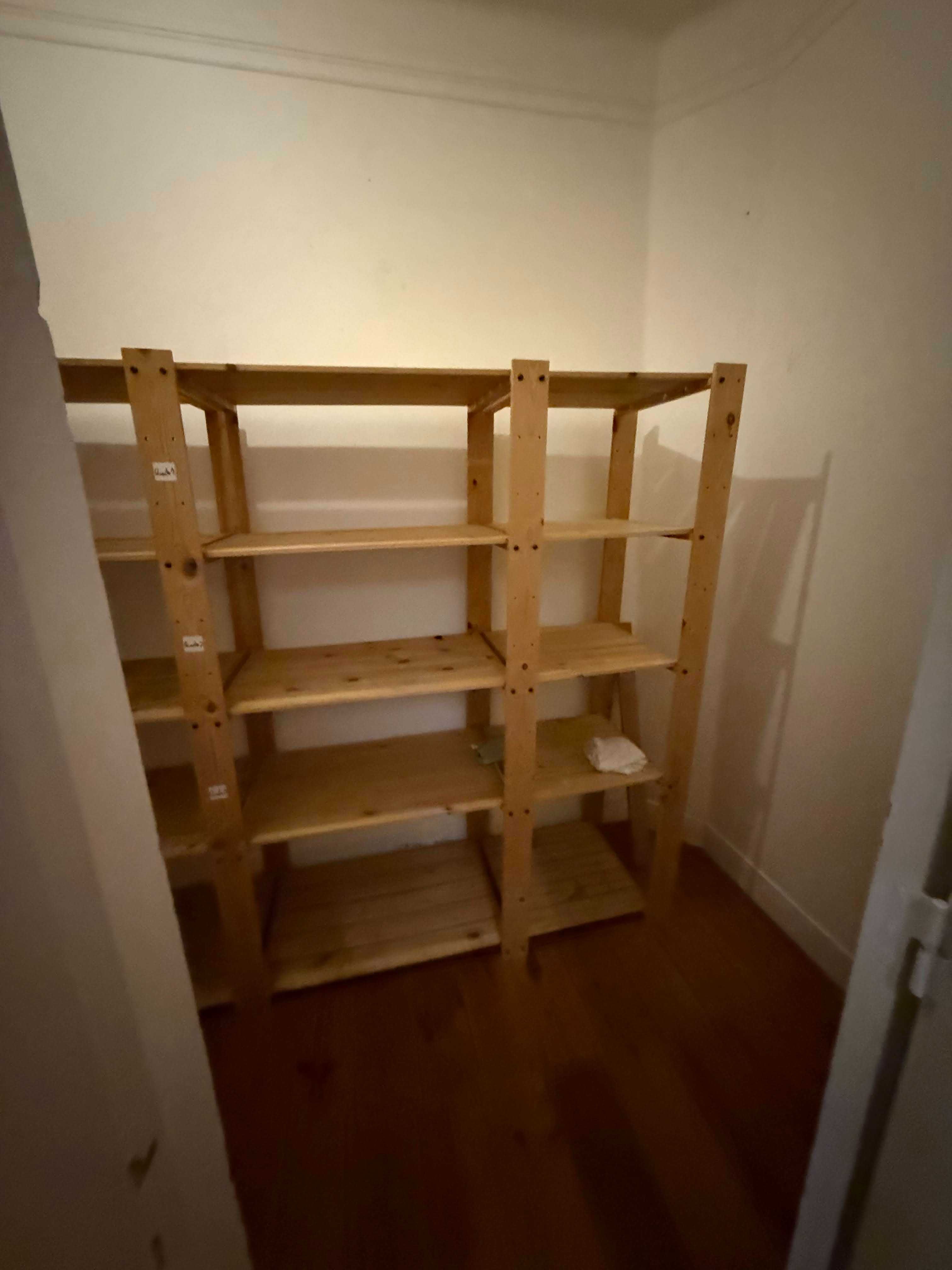 Estantes de arrumos em madeira HEJNE do IKEA