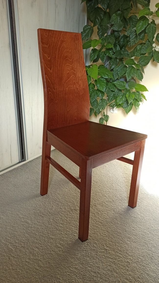 Krzesła drewniane (4 szt.)