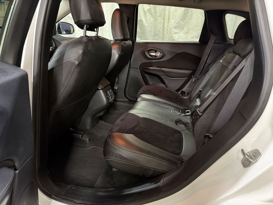 Продаю Jeep Cherokee 2015