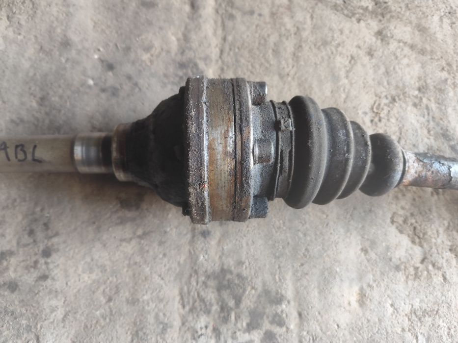 VW T4 1.9 TD półoś prawa poloska