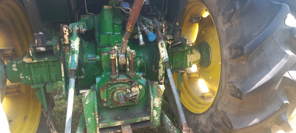 Трактор John Deere 3040 1987