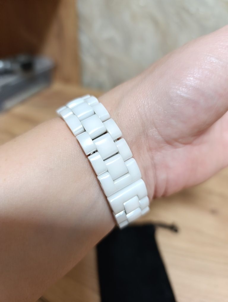 Часи на руку Chanel
