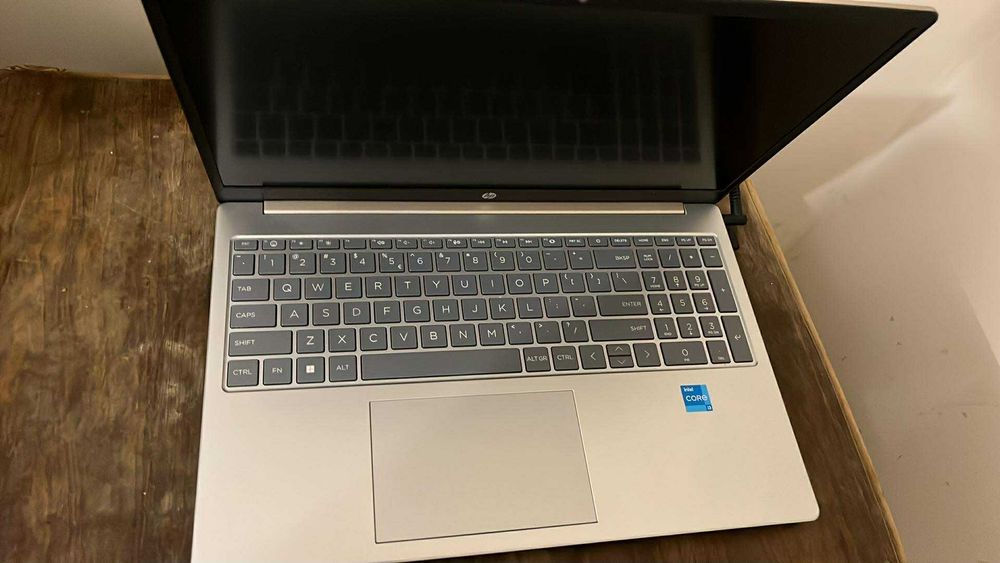 Laptop biurowy stan igła HP 15-fd0xxx