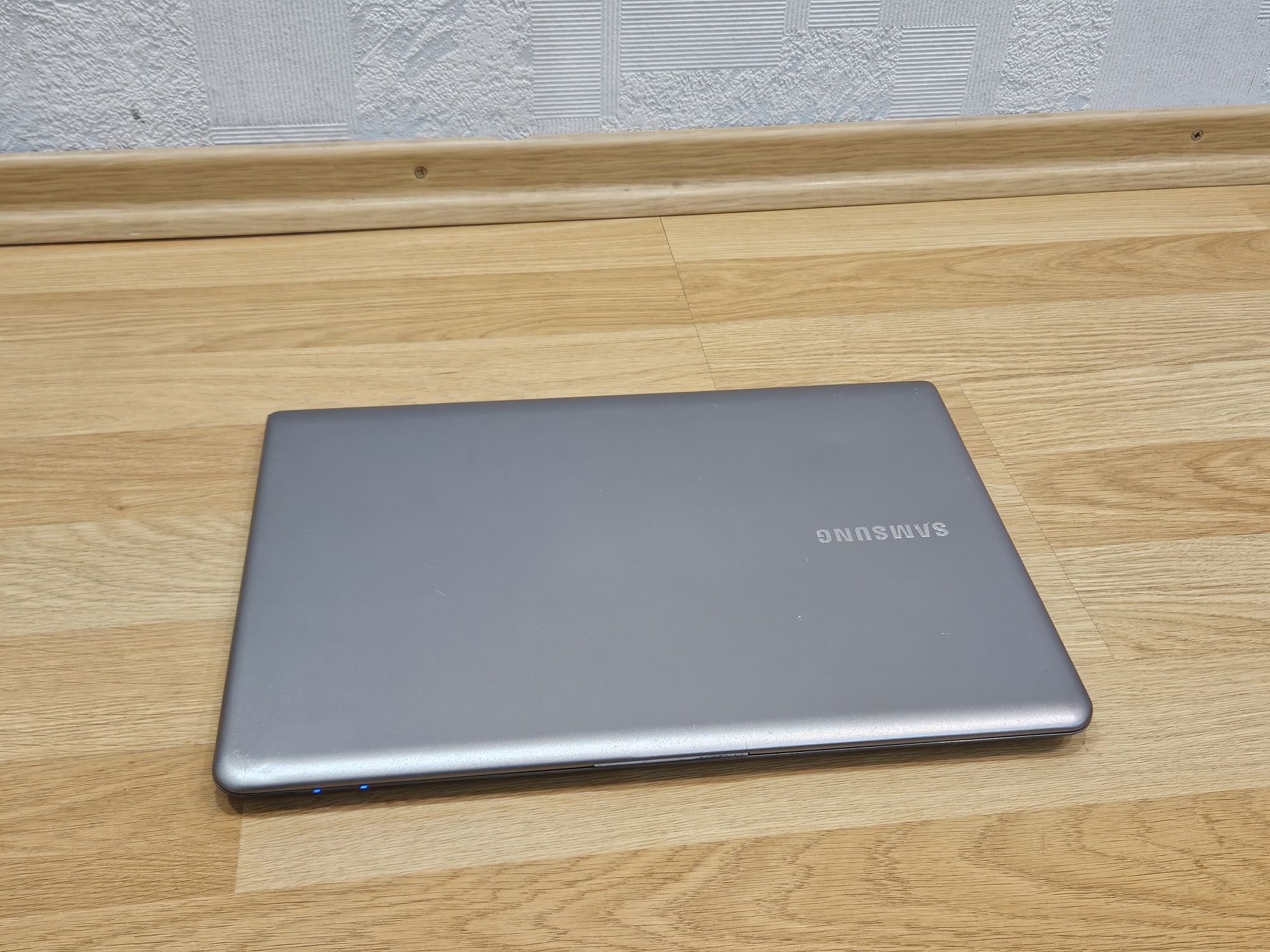 13.3" Samsung NP 545U3C A6-4455M/6Gb DDR3/SSD 64Gb/2 години батарея