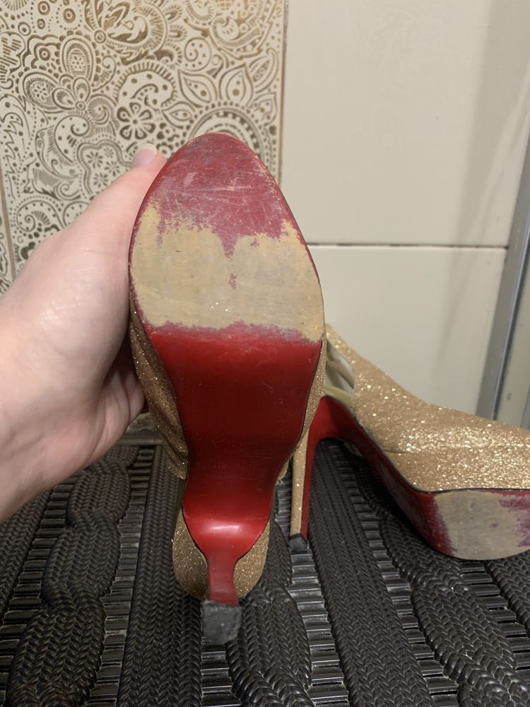 Ботільйони Christian Louboutin