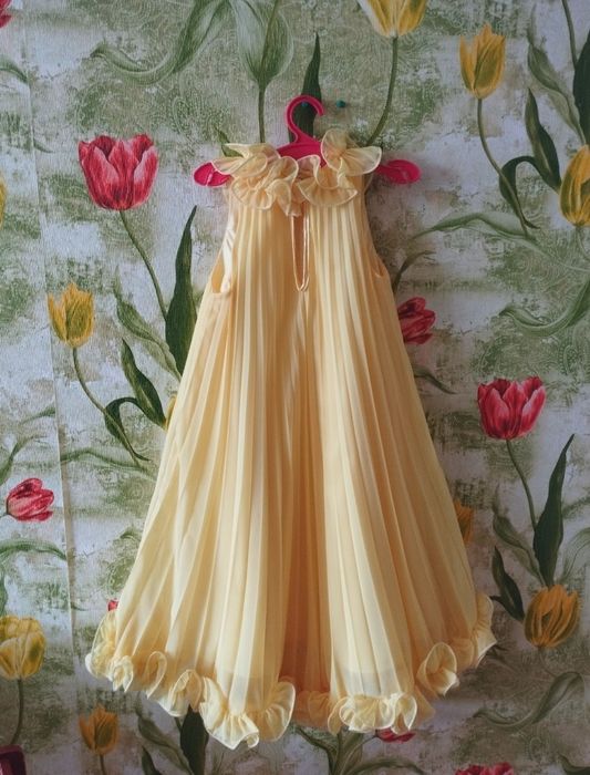 желтое нарядное детское платье