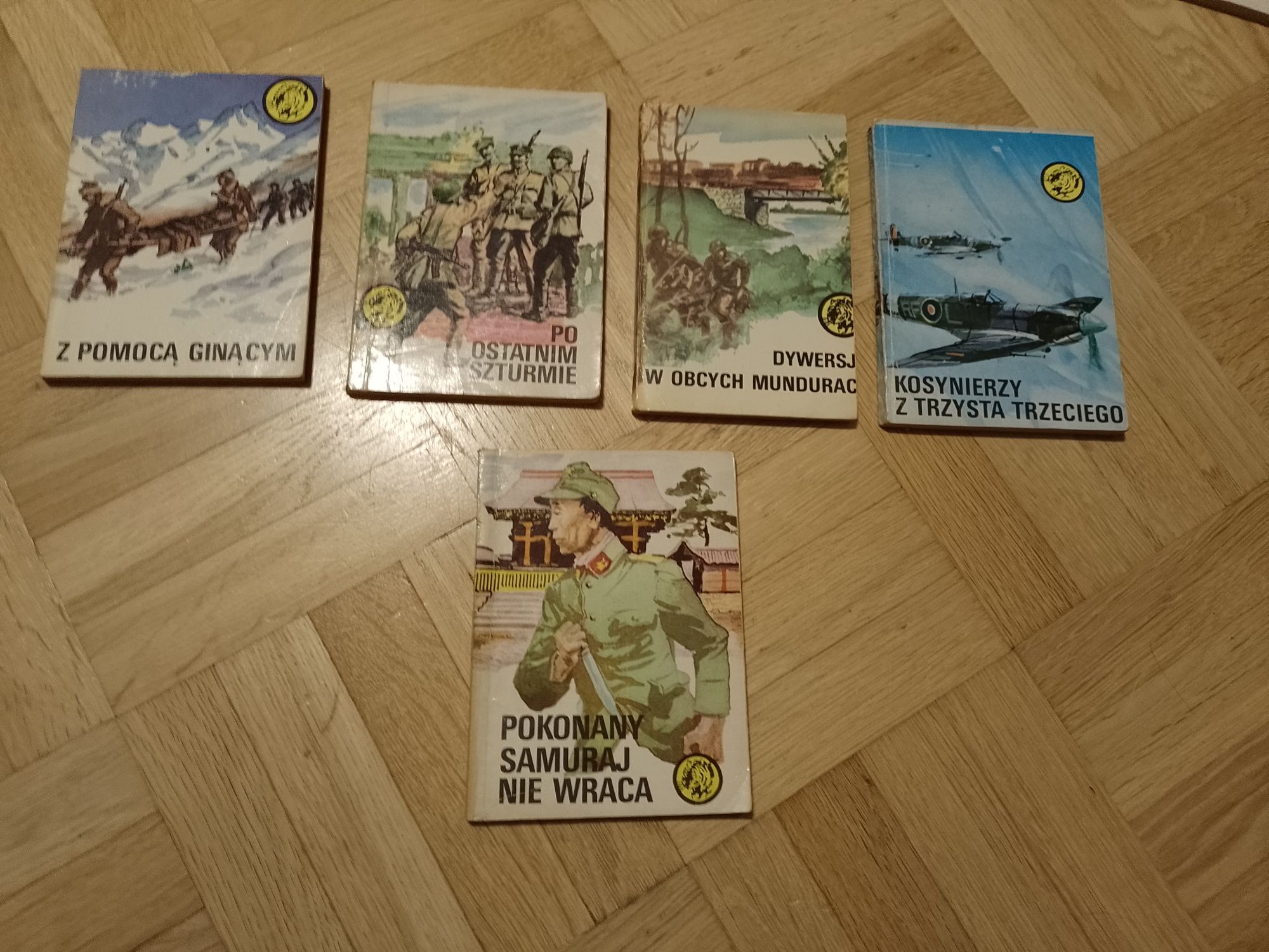 Kolekcja książek wojennych z serii Żółty tygrys