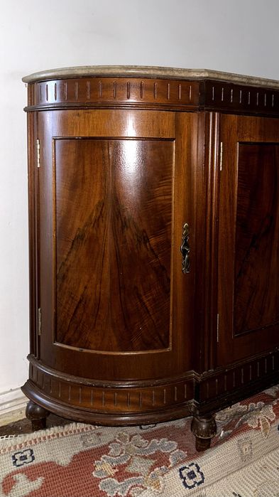 Aparador em cerejeira com tampo de pedra (180x25 cm)