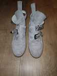 Buty botki damskie zamszowe w kolorze szarym 38