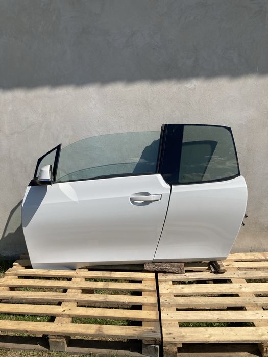 Разборка bmw i3 запчастини бмв і3 фари бампер капот бмв і3