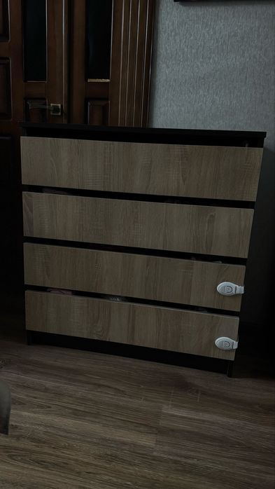 Комод гелик на 4 шухляди