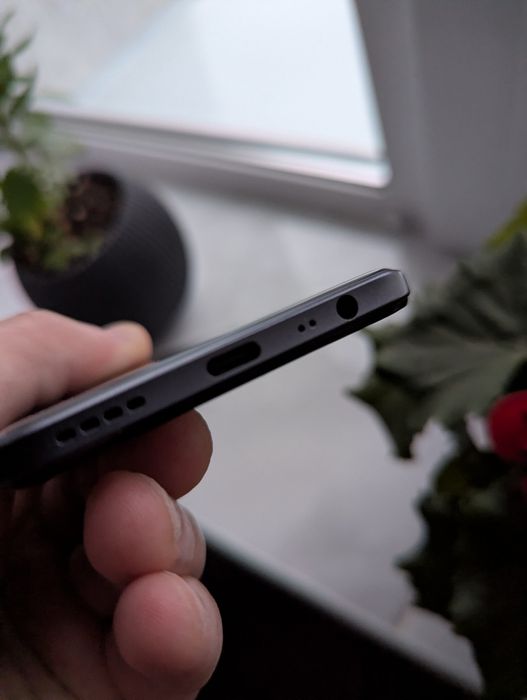 Смартфон Realme 8 RMX3085 • 6/128 • Ідеальний стан •