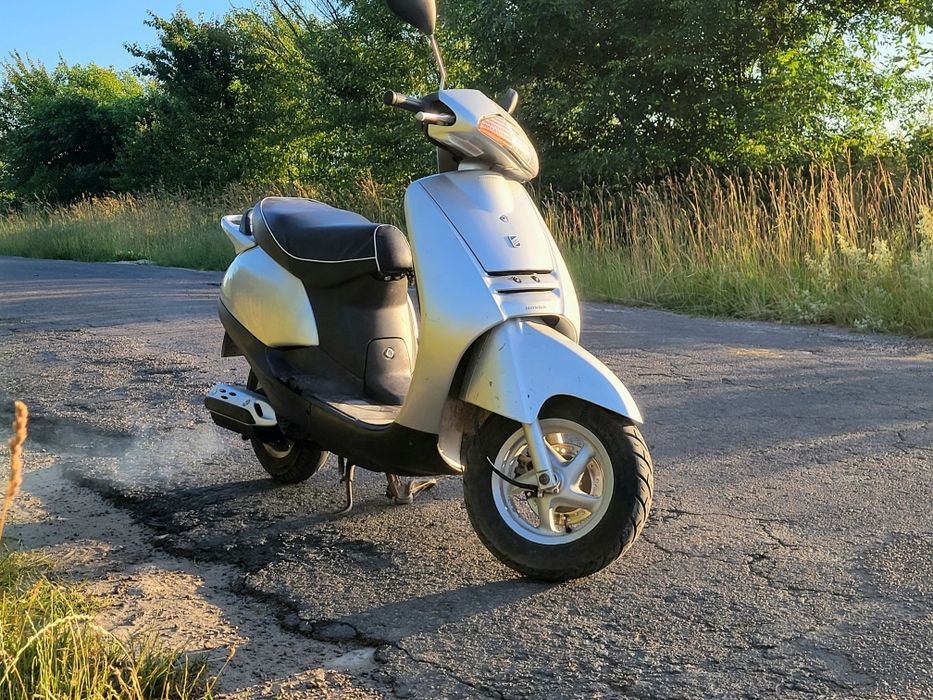 Скутер HONDA Lead 100 куб.см.