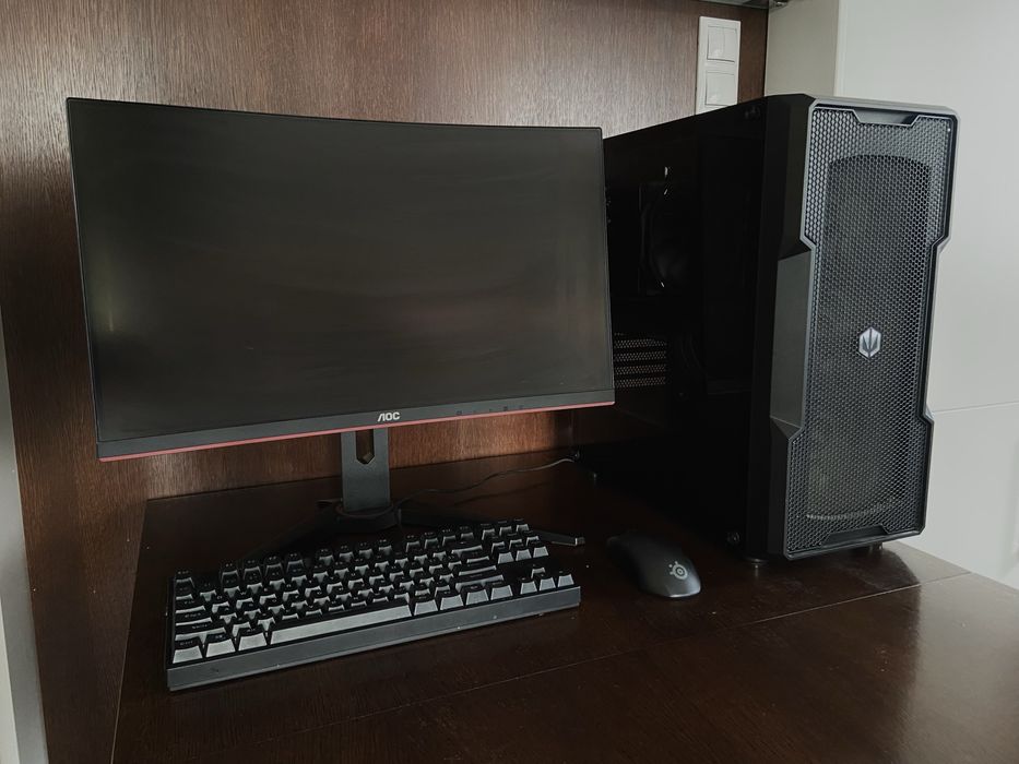 Komputer gamingowy AMD + zestaw